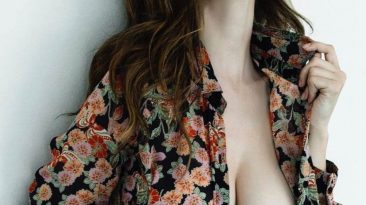 Szép mellek - Napi Csaj